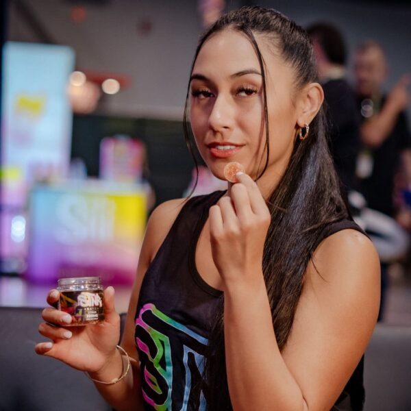 Kratom at STNR: Gummies & Blunts for Natural Wellness